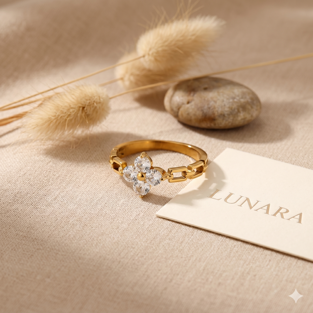 Floral Gold Ring – 18K | Elegant & Waterproof