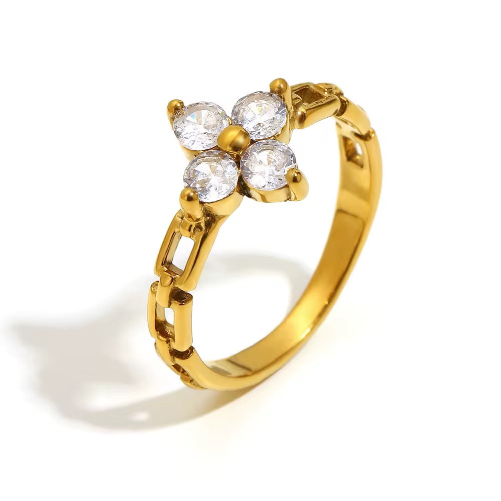 Floral Gold Ring – 18K | Elegant & Waterproof